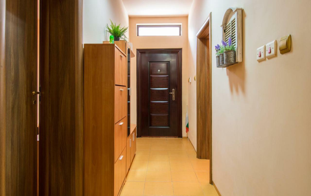 The Rocky House - Central & Private 2Bdr By Flat Mаnager Plowdiw Exterior foto